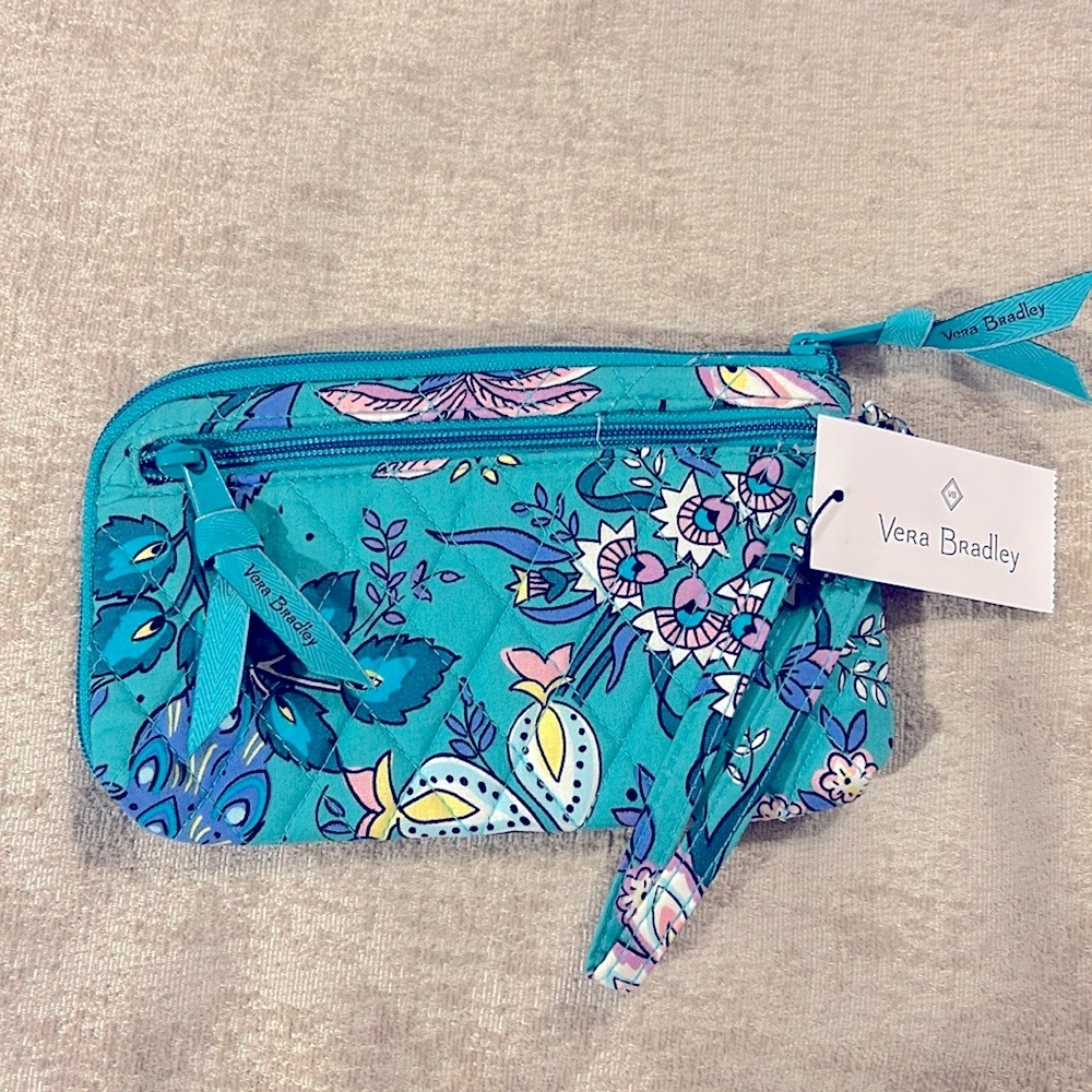 Vera Bradley RFID Slim Wristlet.     New With Tags